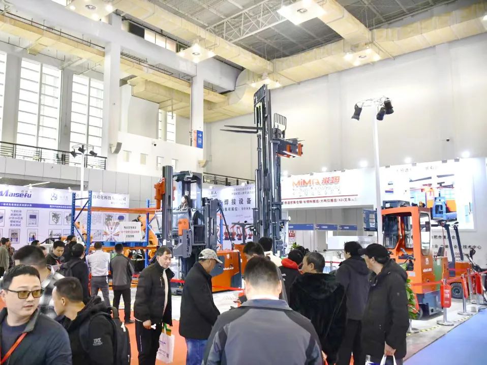 米瑪電動叉車展會2.jpg